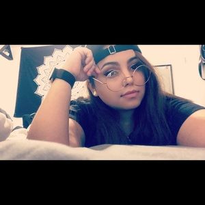 Meet your Posher, Reyna